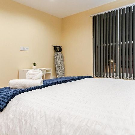 Cozy Flat In Walsall Town Centre Bagian luar foto