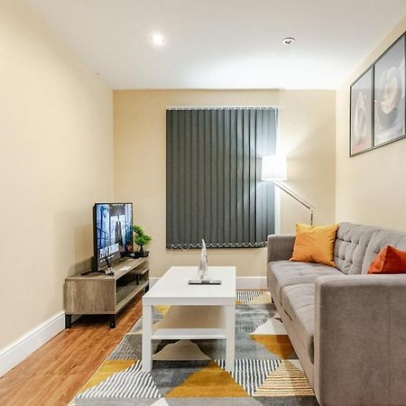 Cozy Flat In Walsall Town Centre Bagian luar foto