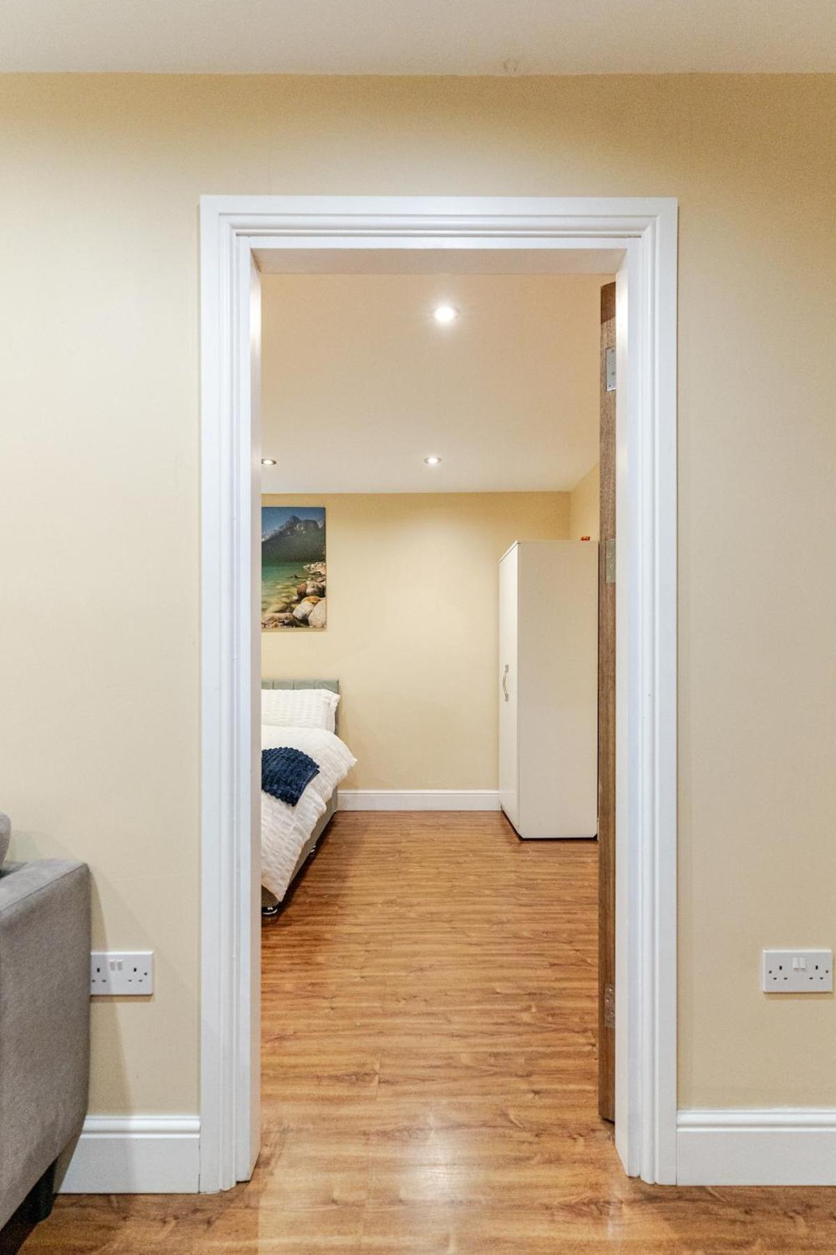 Cozy Flat In Walsall Town Centre Bagian luar foto