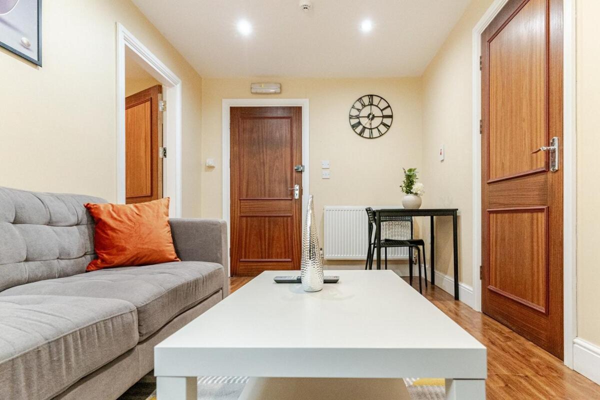 Cozy Flat In Walsall Town Centre Bagian luar foto